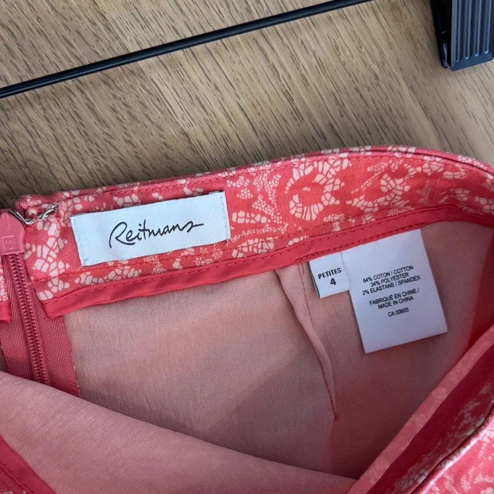 🌸 Reitmans Pink Floral Pencil Skirt
Size 4P (Petite) - Picture 3 of 5